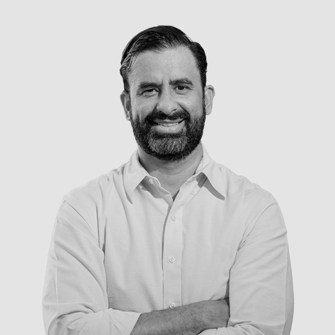 Leo Pareja's headshot